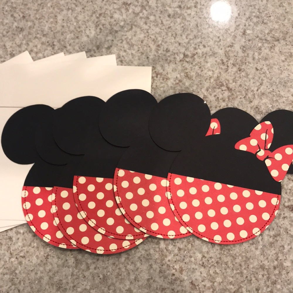 Set of 5 Minnie Mouse invitations